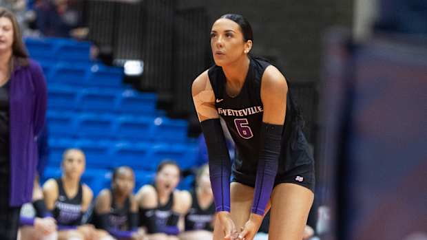 Fayetteville-Conway Volleyball Final__00071
